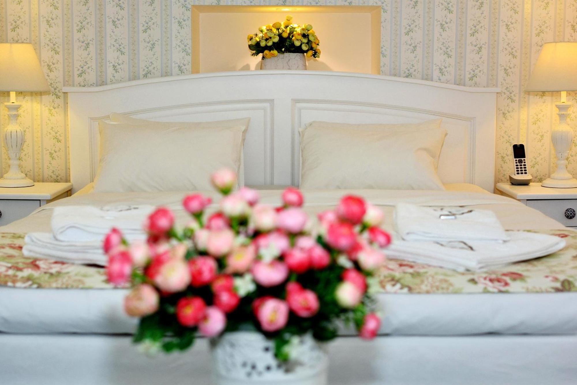 Les Jardins Carol Hotel