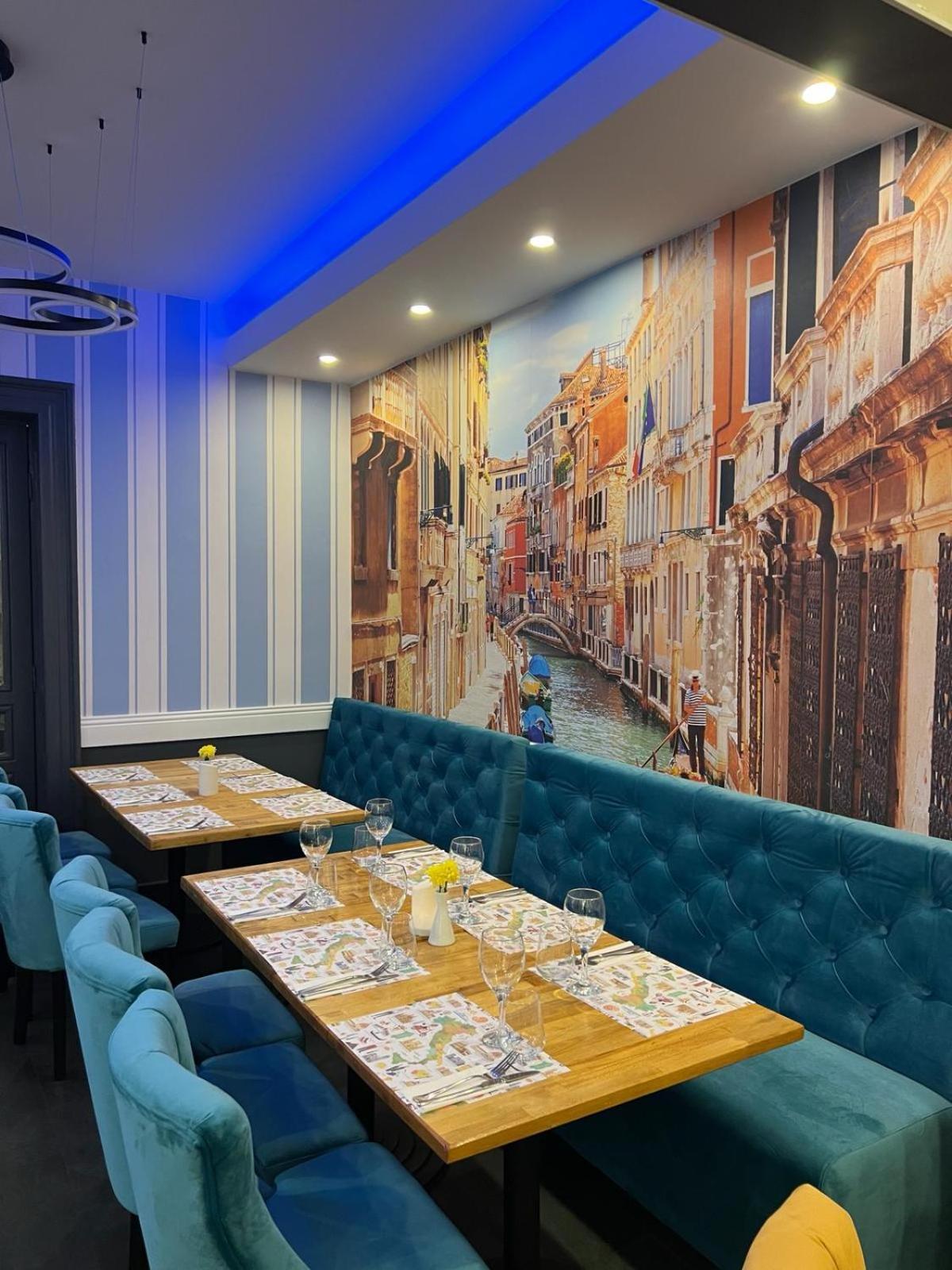 Hotel Les Jardins Carol 4*