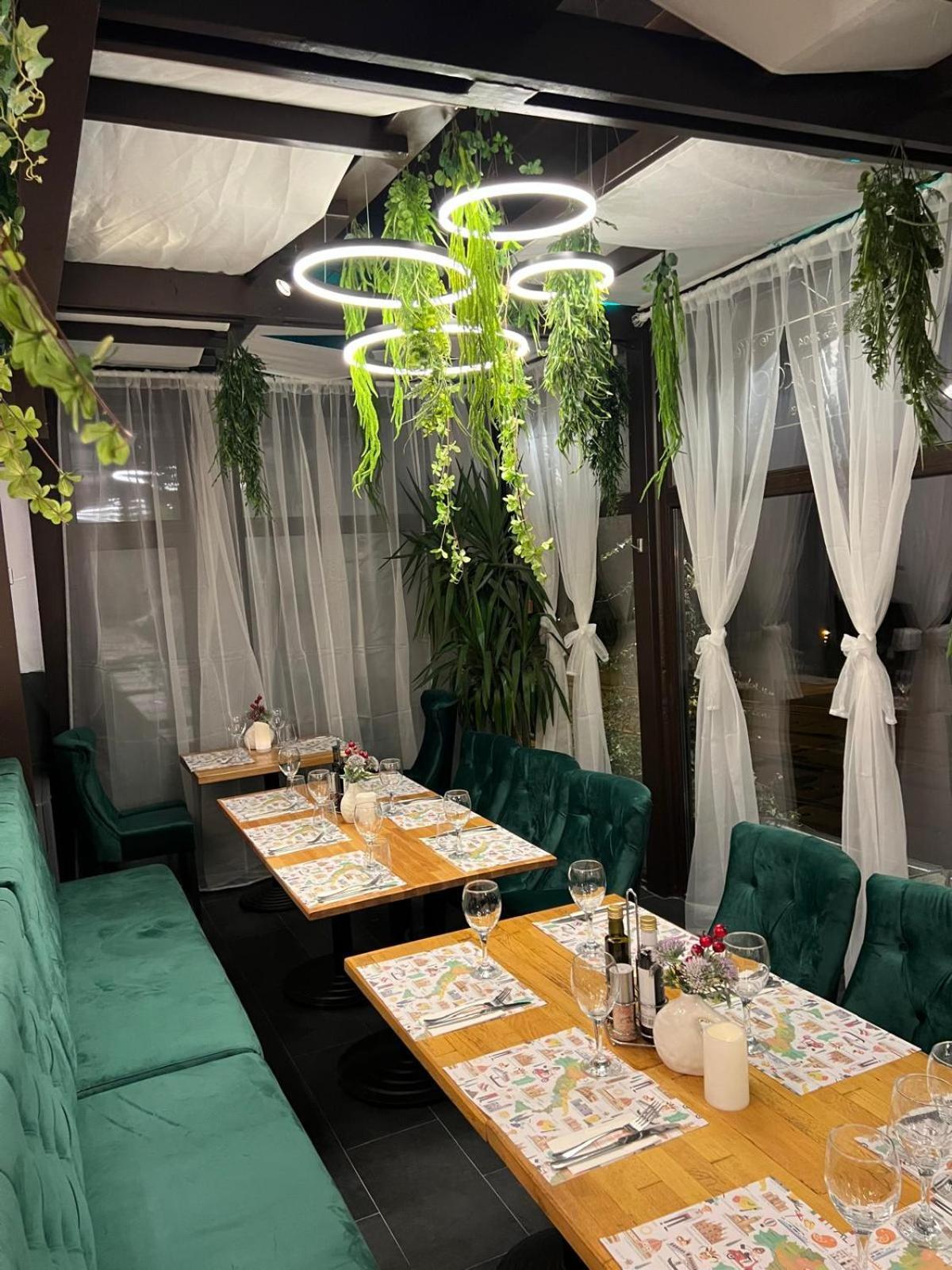 Les Jardins Carol Hotel 4*