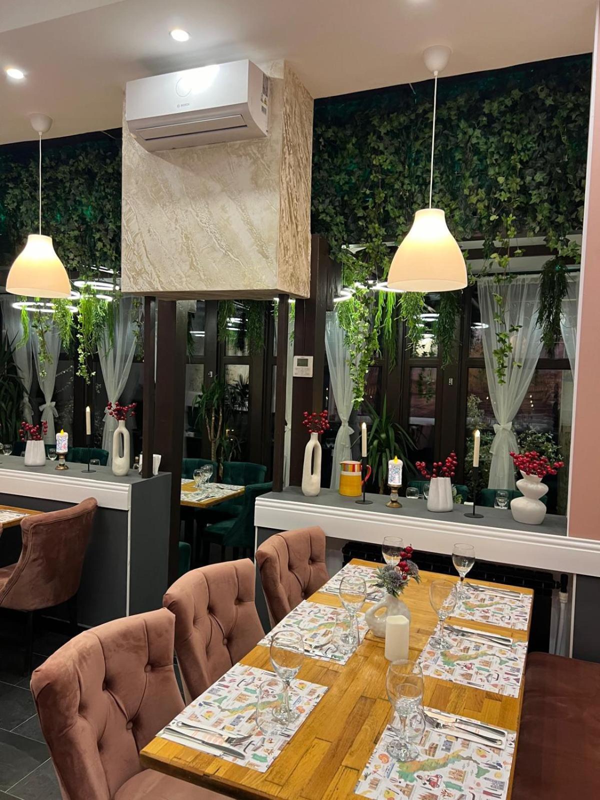 Hotel Les Jardins Carol 4*